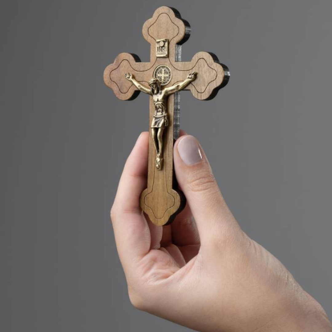 Cruz Moldada de Parede 12 cm – Medalha de São Bento