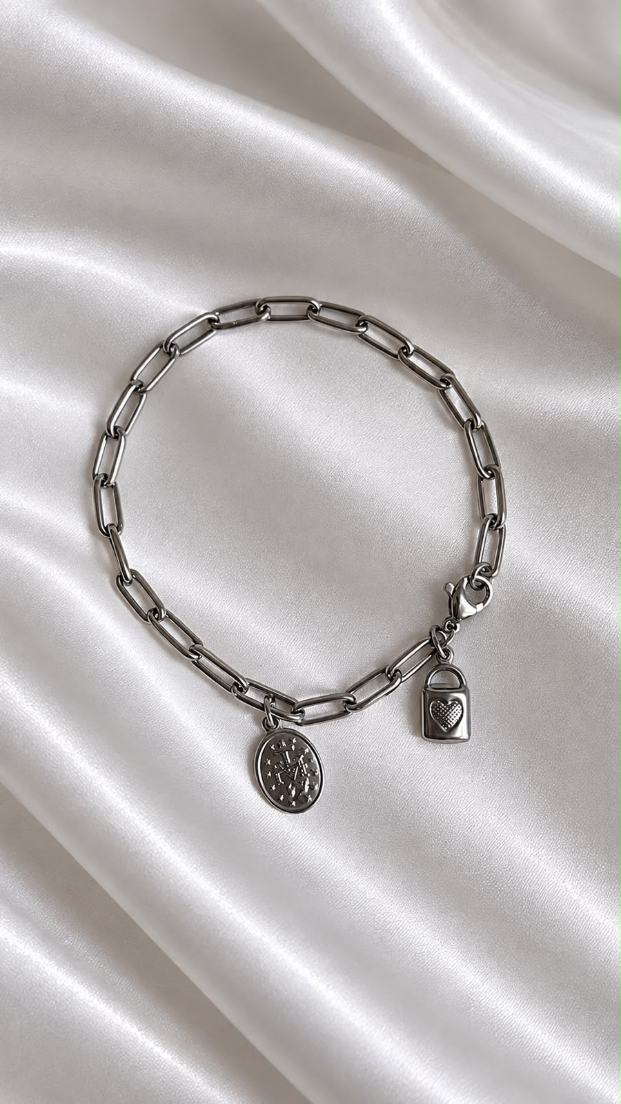 PULSEIRA CADEIA EM AÇO INOX - NOSSA SENHORA DAS GRAÇAS - MEDALHA E CADEADO PEQUENO