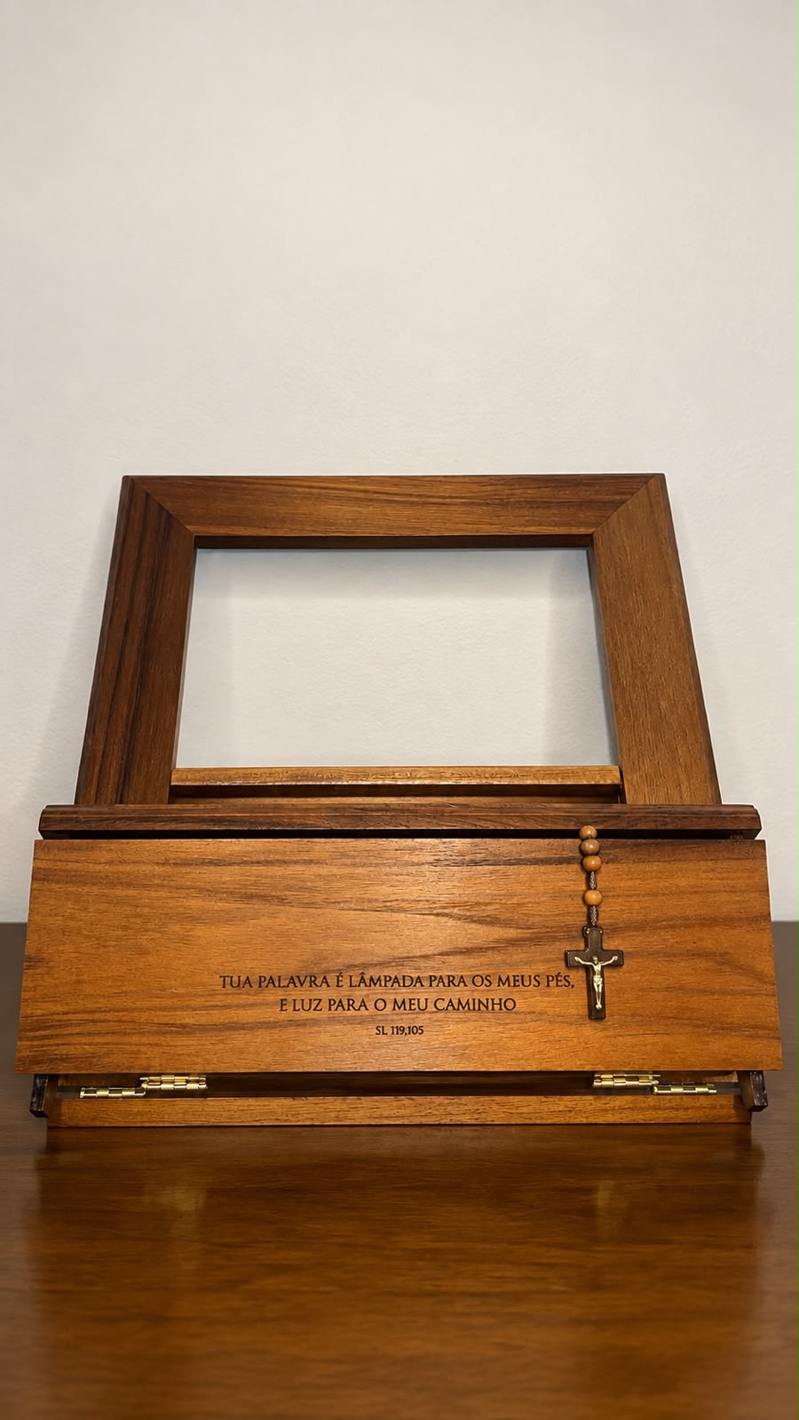 PORTA BIBLIA DE MADEIRA - COM GAVETA - TUA PALAVRA É LAMPADA
